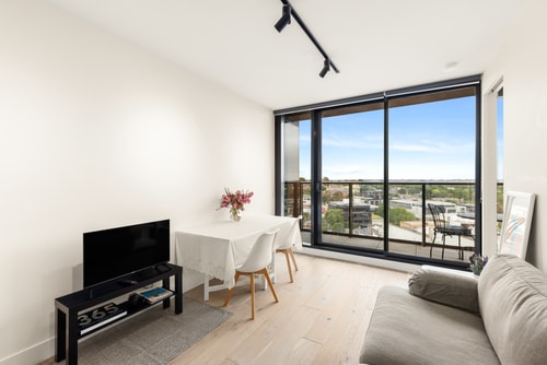 Convenient located 1 bedroom Apartment in Hawthorn 0 Serain Residences