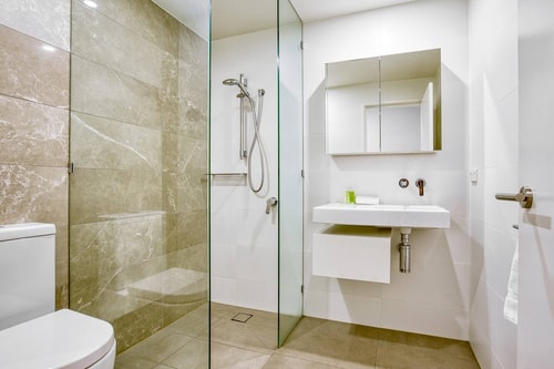 Three bedroom Villa in Central of Surfers Paradise 19 Serain Residences