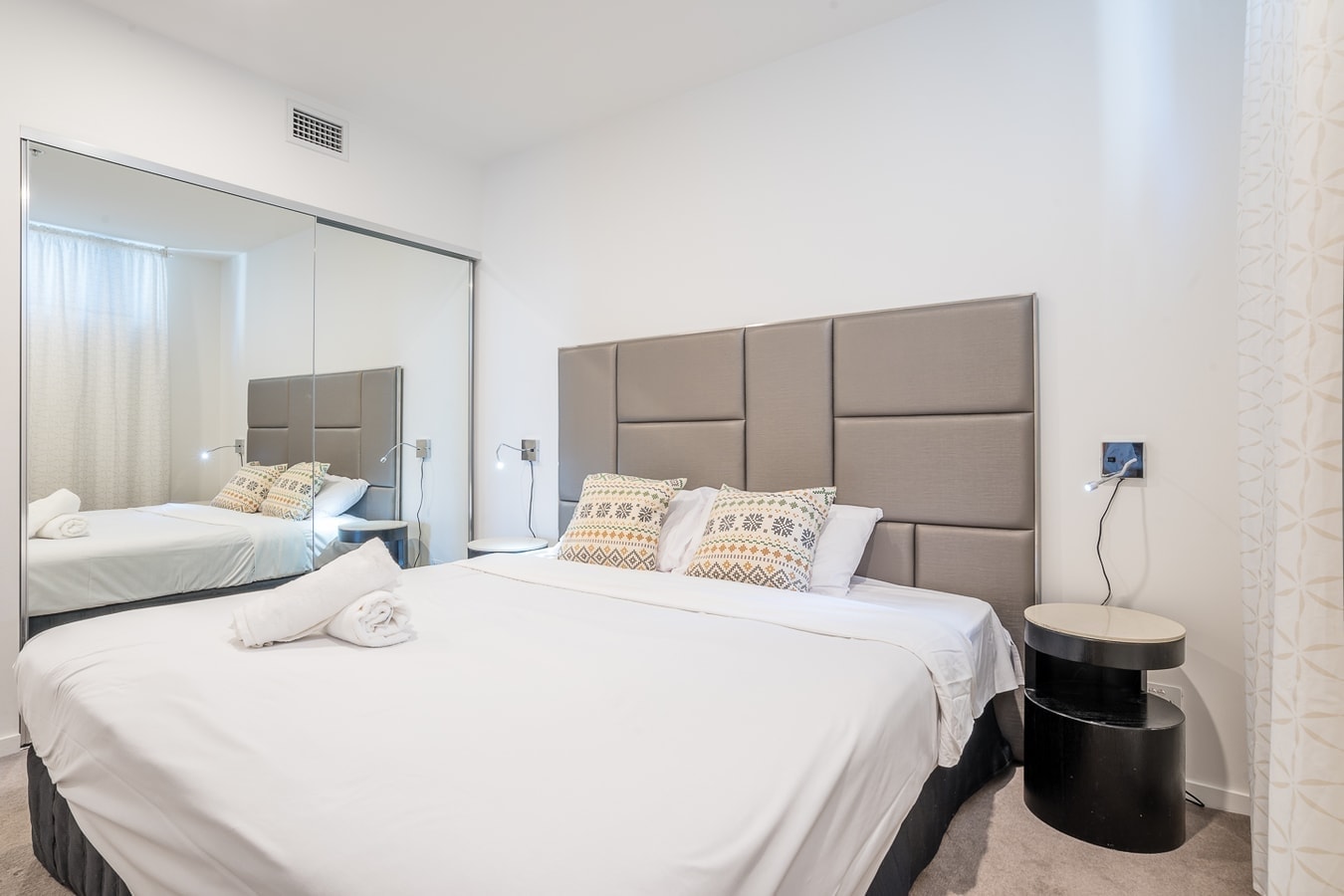 Center Located 2 bedroom Apartment South Brisbane 3 Serain Residences