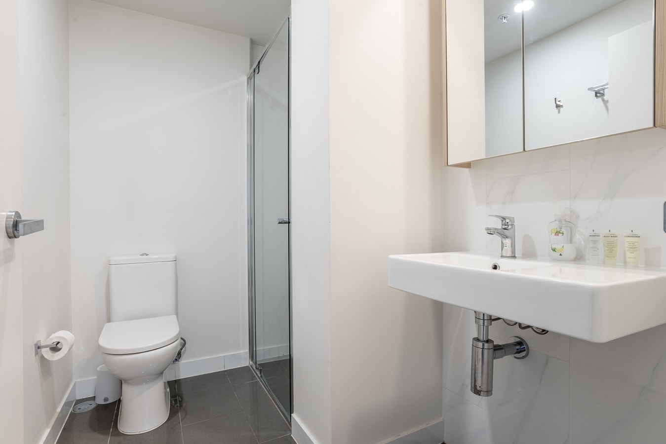 Center Located 2 bedroom Apartment South Brisbane 15 Serain Residences