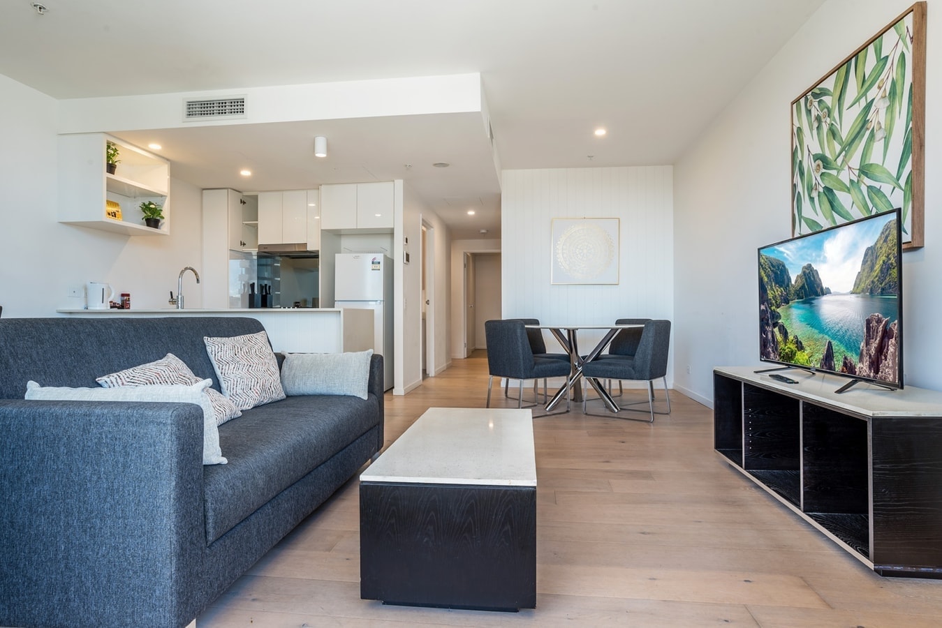 Center Located 2 bedroom Apartment South Brisbane 1 Serain Residences