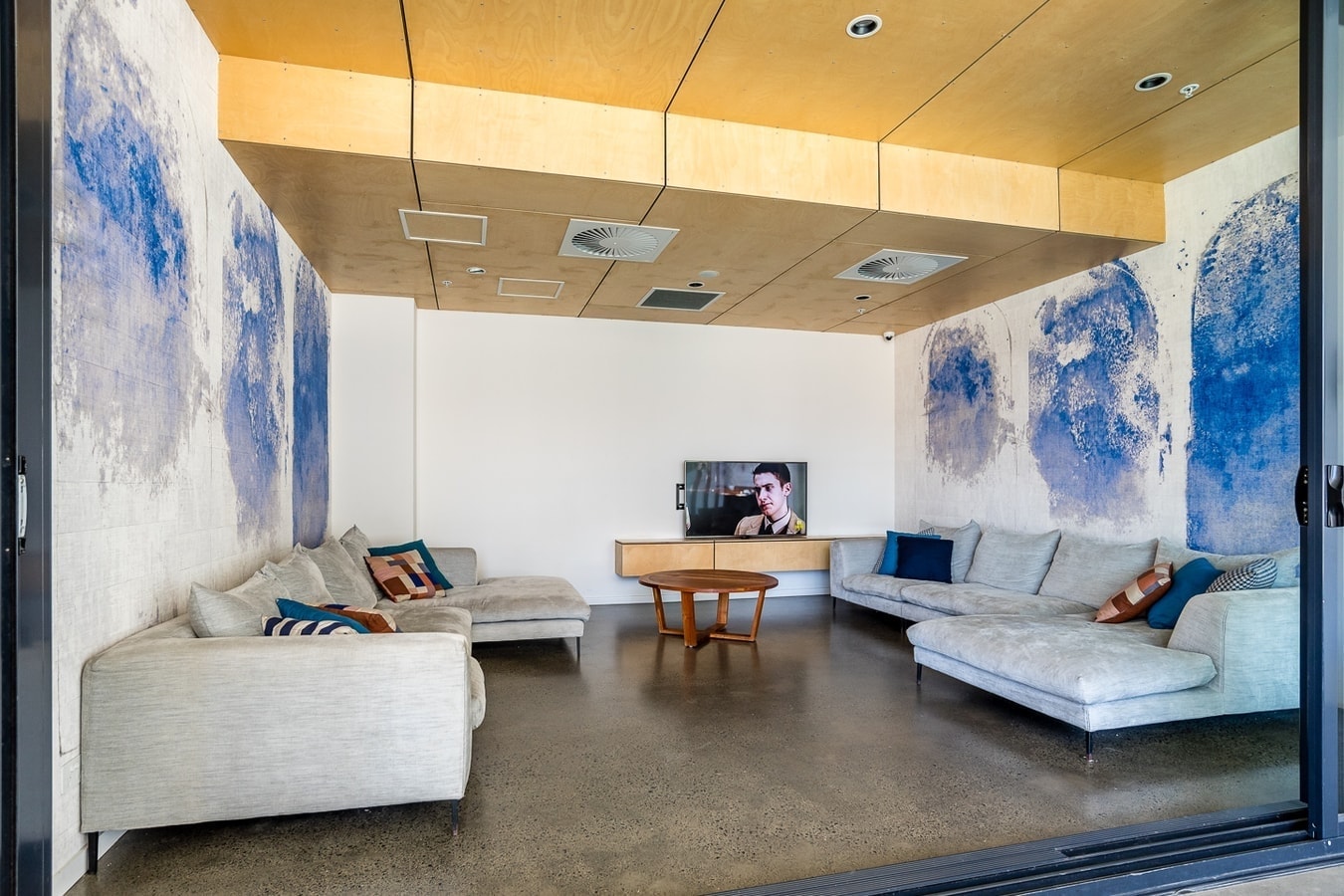 Center Located 2 bedroom Apartment South Brisbane 17 Serain Residences