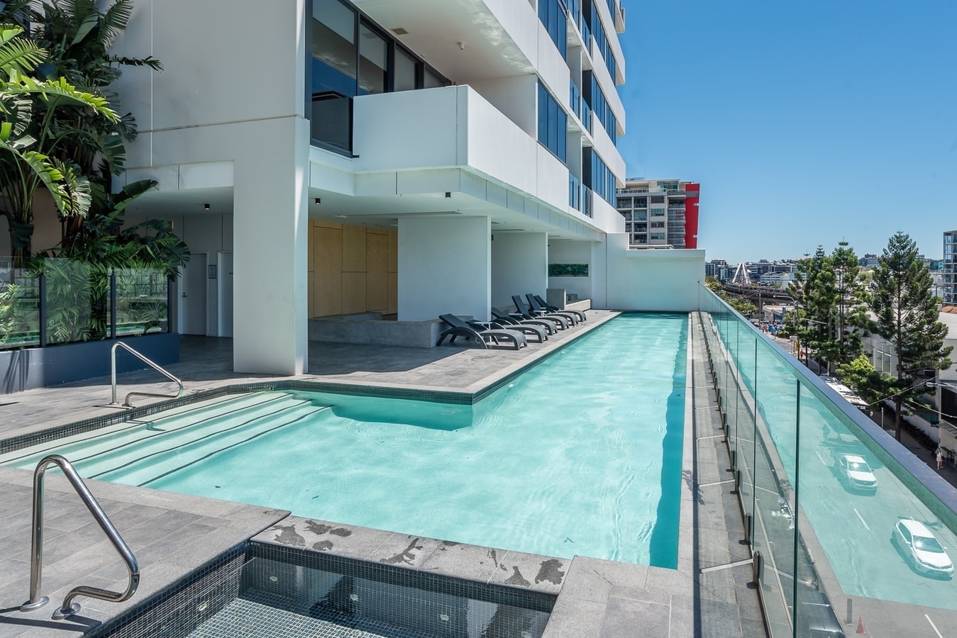 Center Located 2 bedroom Apartment South Brisbane 19 Serain Residences