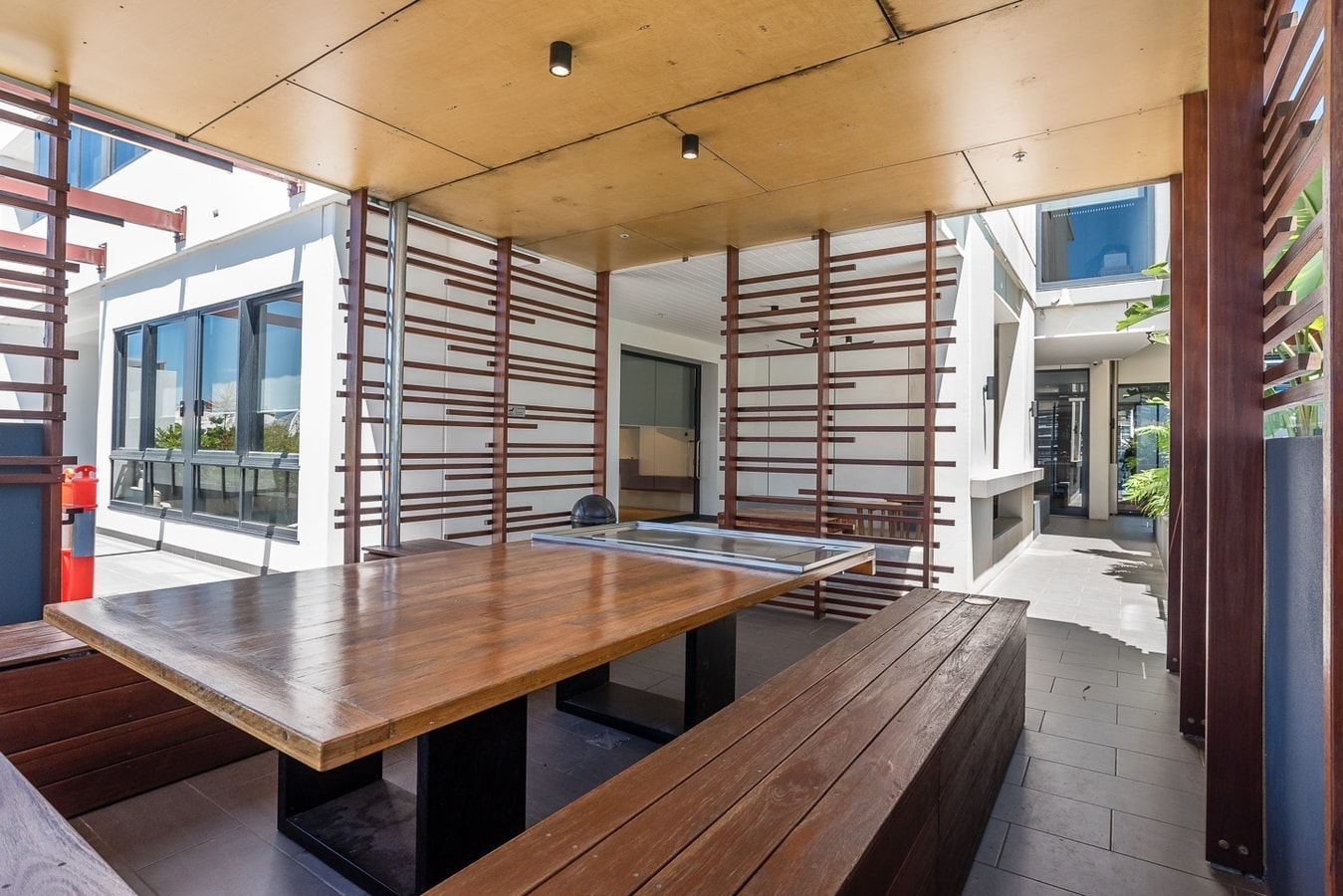 Center Located 2 bedroom Apartment South Brisbane 27 Serain Residences