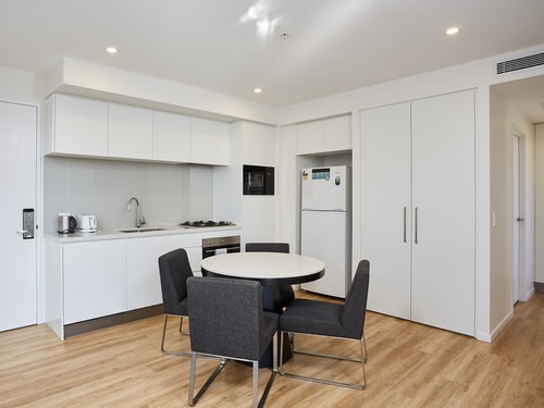 Comfort Central Gold Coast 2 Bedroom Apartment 6 Serain Residences