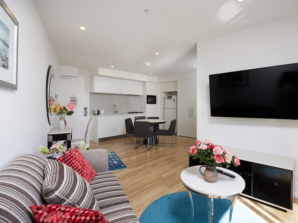 Comfort Central Gold Coast 2 Bedroom Apartment 2 Serain Residences