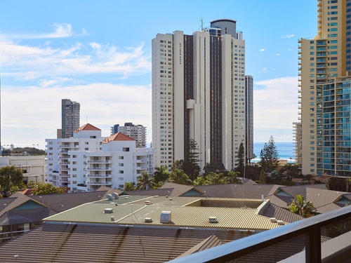 Comfort Central Gold Coast 2 Bedroom Apartment 7 Serain Residences
