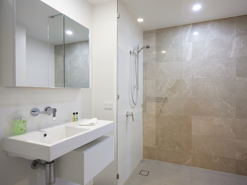 Cozy 2 Bedroom Apartment+study located in Surfers 9 Serain Residences