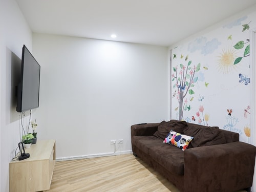 Cozy 2 Bedroom Apartment+study located in Surfers 6 Serain Residences