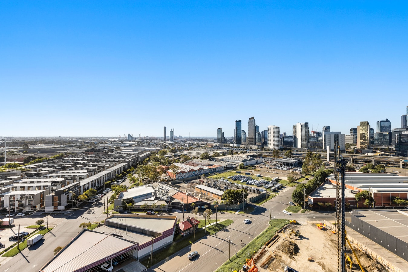 1 bedroom + study Apartment in south Melbourne 12 Serain Residences