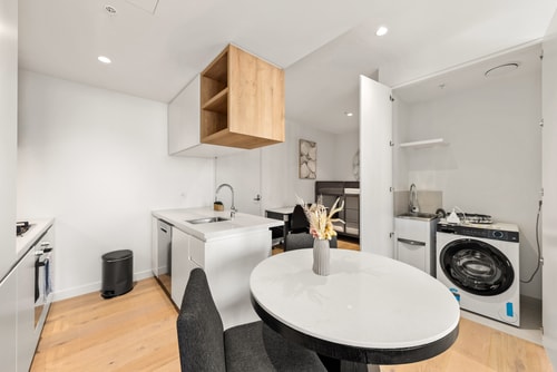 1 bedroom + study Apartment in south Melbourne 6 Serain Residences