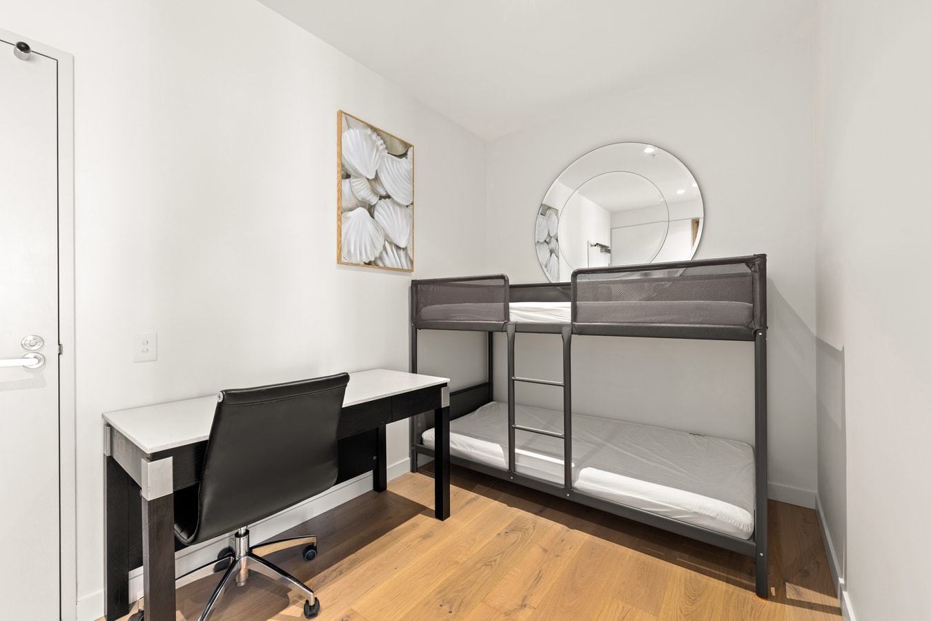 1 bedroom + study Apartment in south Melbourne 7 Serain Residences