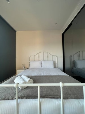 Convenient located 1 bedroom Apartment in Hawthorn 23 Serain Residences