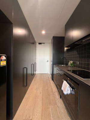 Convenient located 1 bedroom Apartment in Hawthorn 27 Serain Residences