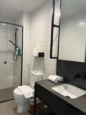 Convenient located 1 bedroom Apartment in Hawthorn 34 Serain Residences