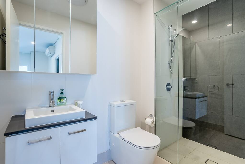 Fortitude Valley 2bedroom Apartment + Free parking 31 Serain Residences