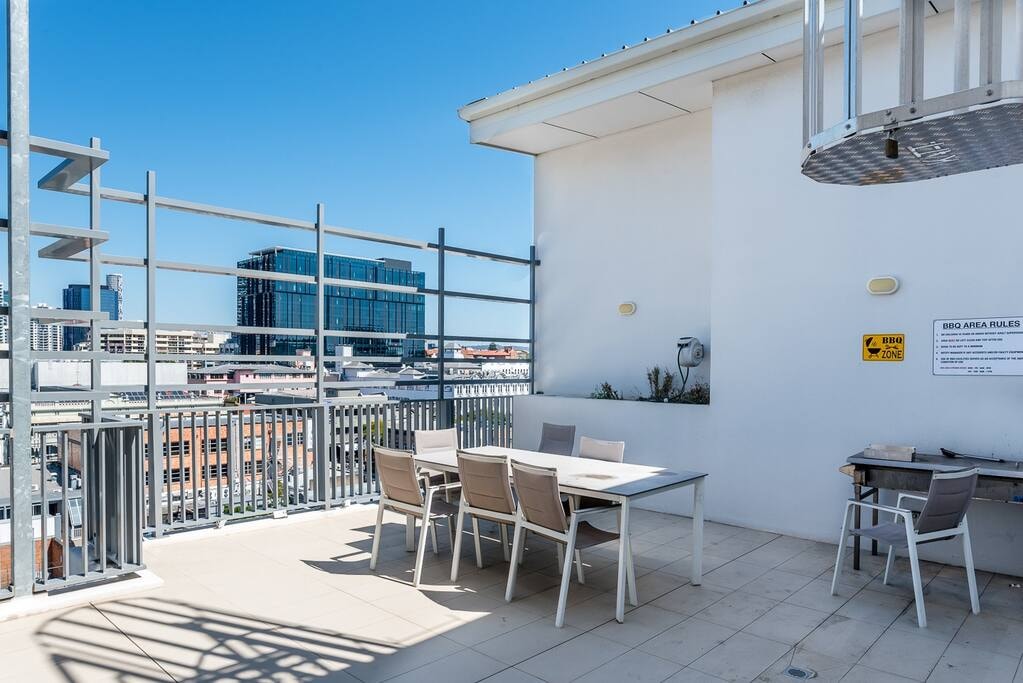 Fortitude Valley 2bedroom Apartment + Free parking 32 Serain Residences