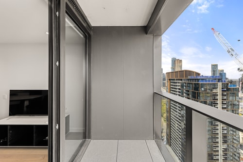 Convenient One Bedroom Apartment in Docklands 8 Serain Residences