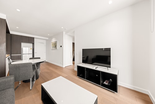 Convenient One Bedroom Apartment in Docklands 11 Serain Residences