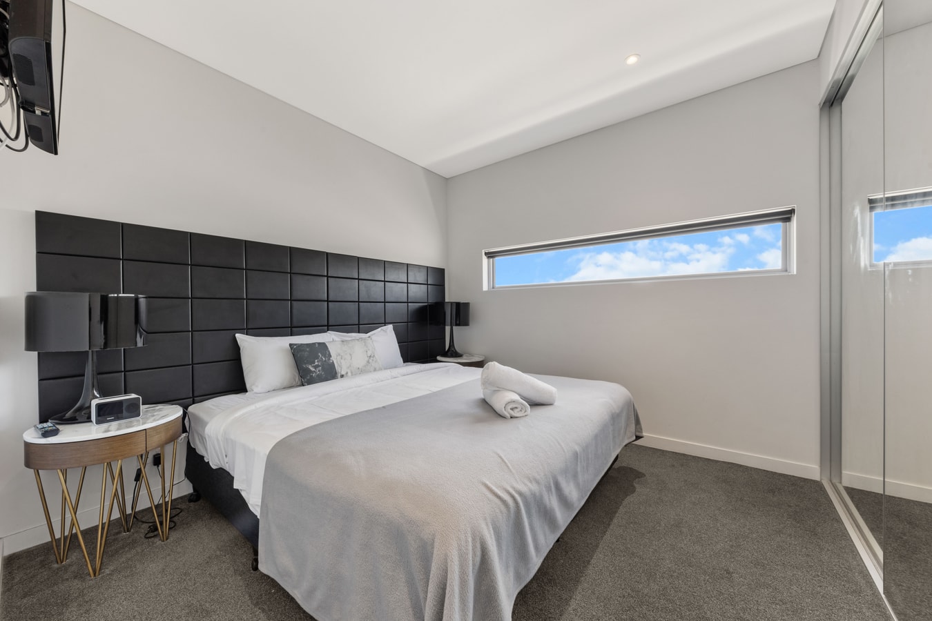 Lovely 1 bedroom rental apartment in Chatswood 7 Serain Residences