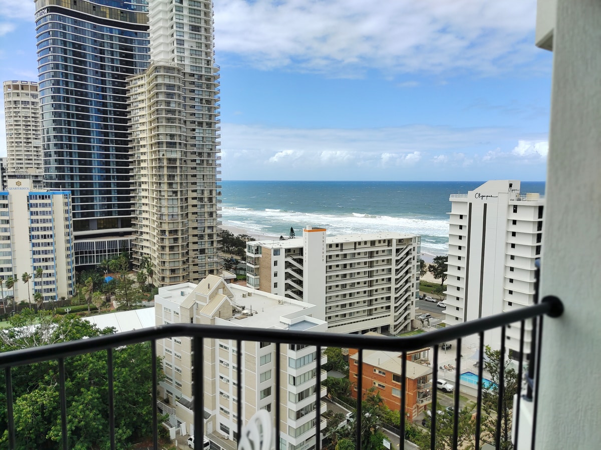 Convenient 2 double bed studio in Surfers 1 Serain Residences