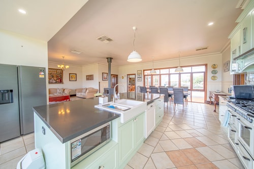 Condor Estate Spacious with Vineyard & Fireplace 8 Serain Residences