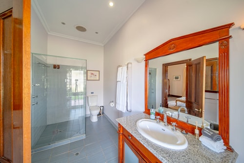 Condor Estate Spacious with Vineyard & Fireplace 13 Serain Residences