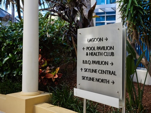 Oceanview 3 Bedroom Apartment in Heart of Surfers 23 Serain Residences