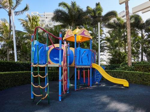 Oceanview 3 Bedroom Apartment in Heart of Surfers 24 Serain Residences