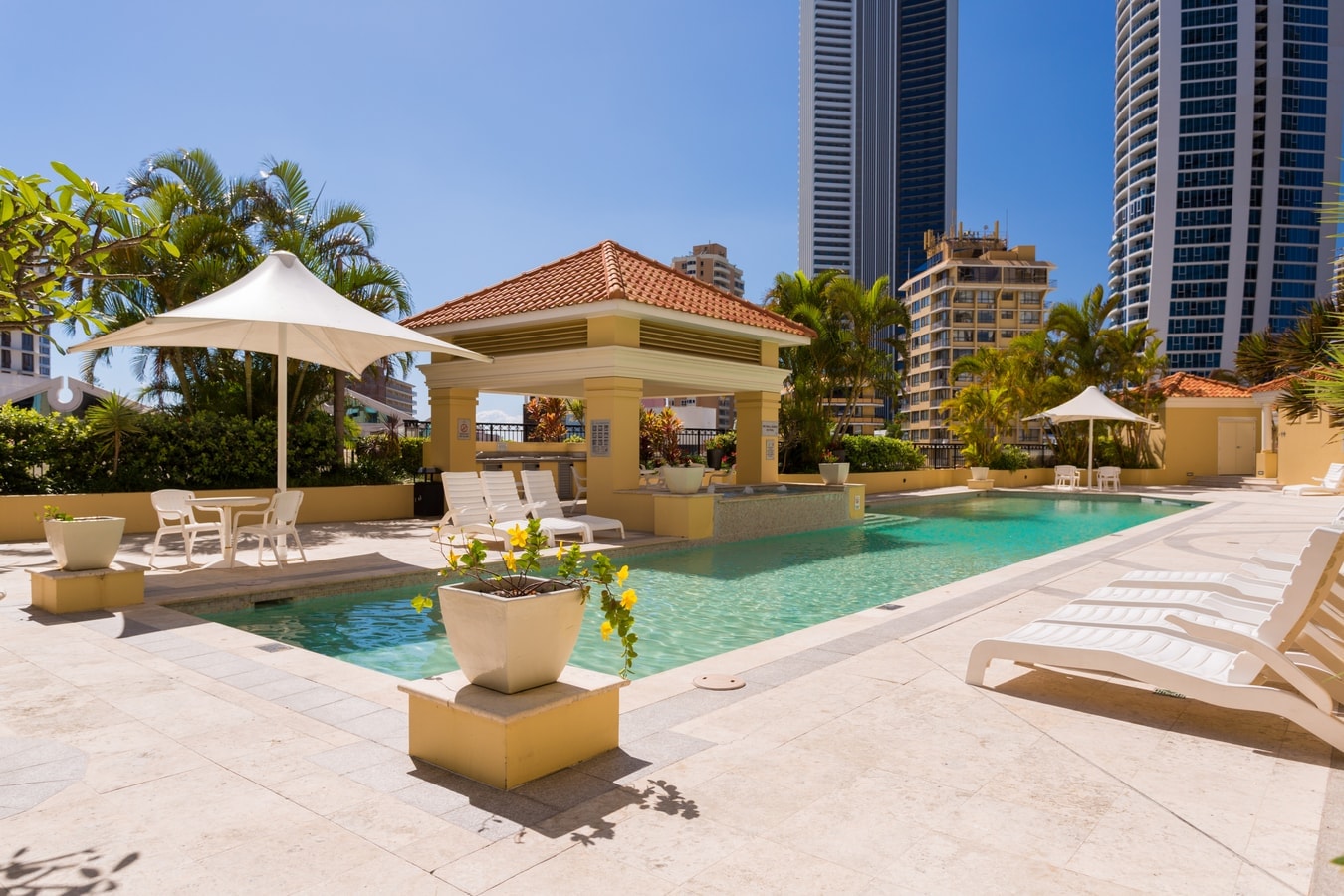 Oceanview 3 Bedroom Apartment in Heart of Surfers 22 Serain Residences