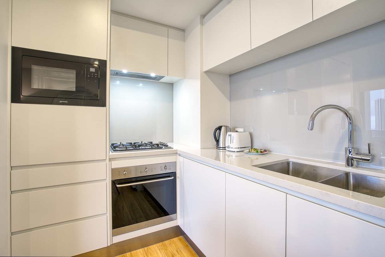 Two Bedroom Apartment with view In SurfersParadise 9 Serain Residences