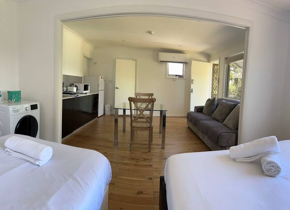 Studio house Unit in Dundas Valley 4 Serain Residences