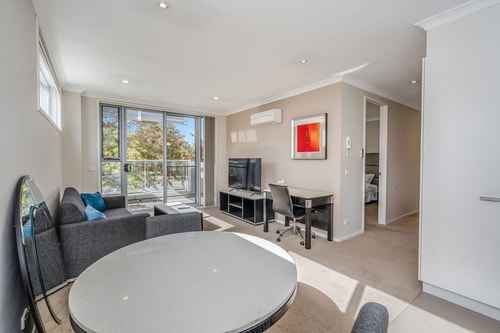 Cozy One Bedroom Apartment in Centre Braddon 7 Serain Residences