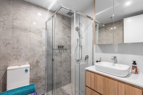 2 bedroom apartment  1 min walk to Canberra Centre 8 Serain Residences
