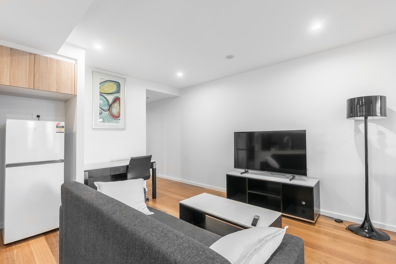 2 bedroom apartment  1 min walk to Canberra Centre 3 Serain Residences