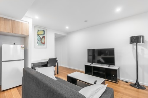 2 bedroom apartment  1 min walk to Canberra Centre 3 Serain Residences