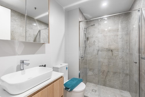 2 bedroom apartment  1 min walk to Canberra Centre 9 Serain Residences