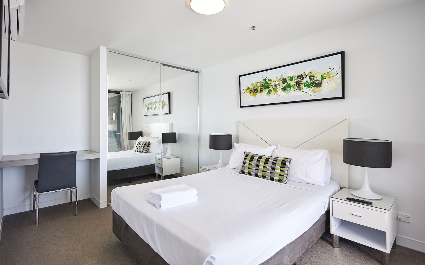 Ocean and Beach View Apartment on Gold Coast 23 Serain Residences