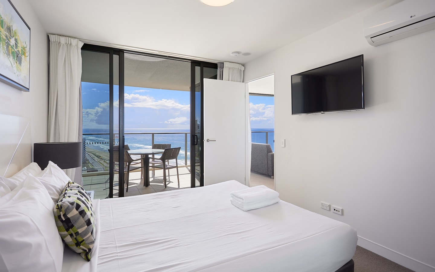 Ocean and Beach View Apartment on Gold Coast 2 Serain Residences
