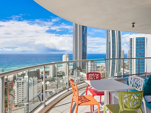 Oceanview 3 Bedroom Apartment in Heart of Surfers 0 Serain Residences