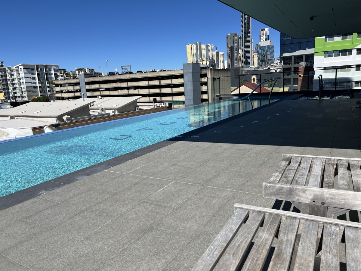 Cozy Two bedroom Apartment with Parking 11 Serain Residences