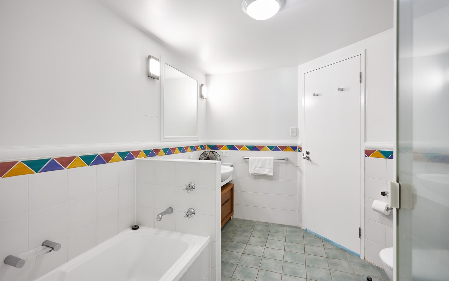 Sea view one-bedroom in central Crown building 10 Serain Residences
