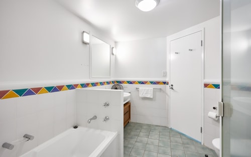 Sea view one-bedroom in central Crown building 10 Serain Residences