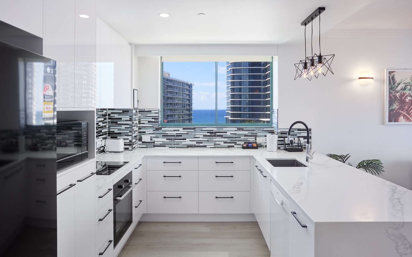 Sea view one-bedroom in central Crown building 9 Serain Residences