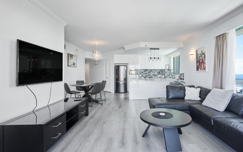 Sea view one-bedroom in central Crown building 4 Serain Residences