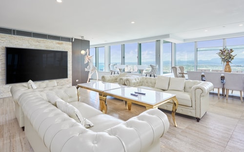 Spectacular OceanView Sub-Penthouse CentralSurfers 33 Serain Residences