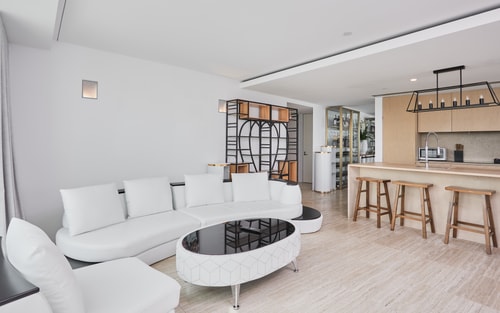 Spectacular OceanView Sub-Penthouse CentralSurfers 7 Serain Residences