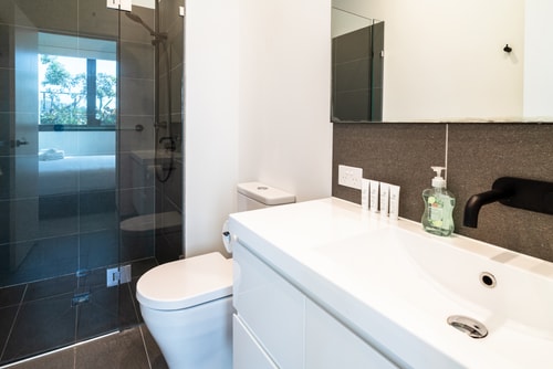 Cozy Two bedroom Apartment with Parking 8 Serain Residences