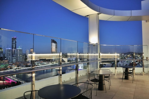 Modern Style River View 2Bedroom  Apt + Parking 18 Serain Residences