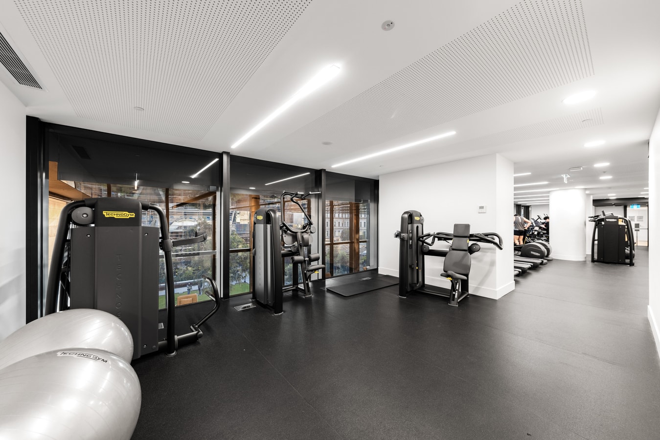 Convenient One Bedroom Apartment in Docklands 27 Serain Residences